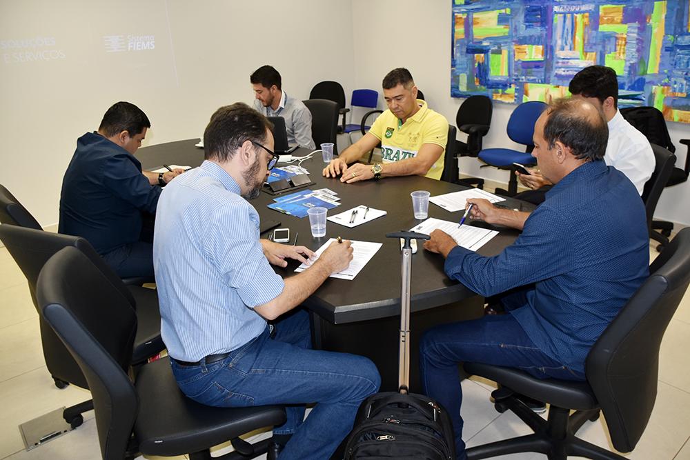 Fiems e Sindivest alinham soluções inovadoras para o segmento do vestuário