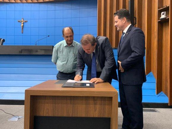 Deputado Eduardo Rocha é empossado em nova Frente Parlamentar, de Suinocultura Deputado Eduardo Rocha é empossado em nova Frente Parlamentar, de Suinocultura