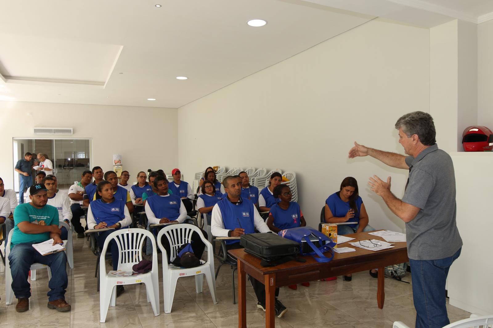 Agentes de Endemias passam por treinamento para eficiência no controle da Dengue e Leishmaniose