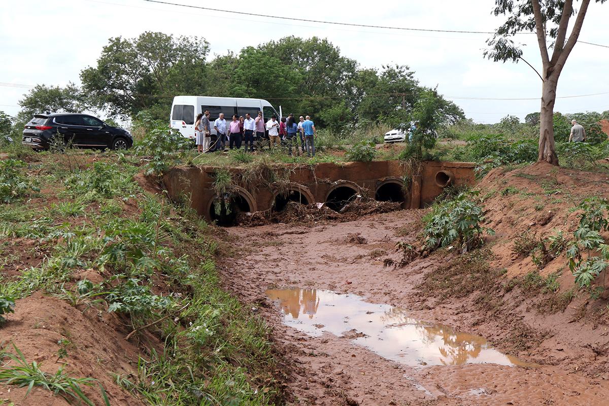 Cada vez mais próxima de solução em drenagens, Três Lagoas recebe técnicos da CAF para conhecer pontos críticos