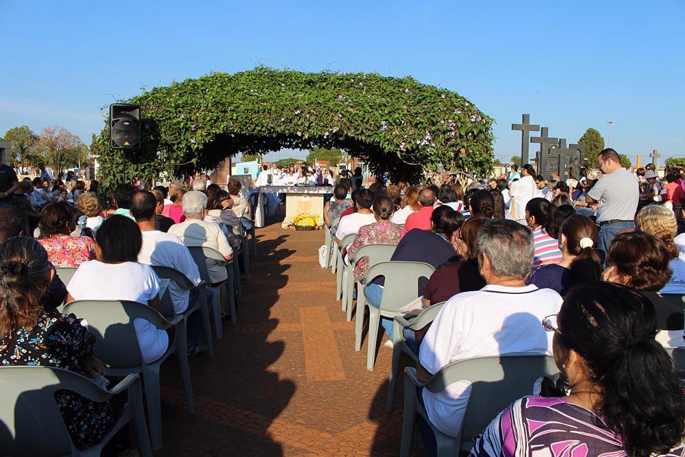 No Dia de Finados, Cemitério Municipal de Três Lagoas terá três Missas