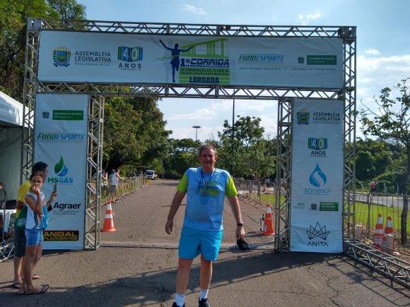 Com muita disposição, deputado Eduardo Rocha prestigia e participa da Primeira Corrida da ALMS