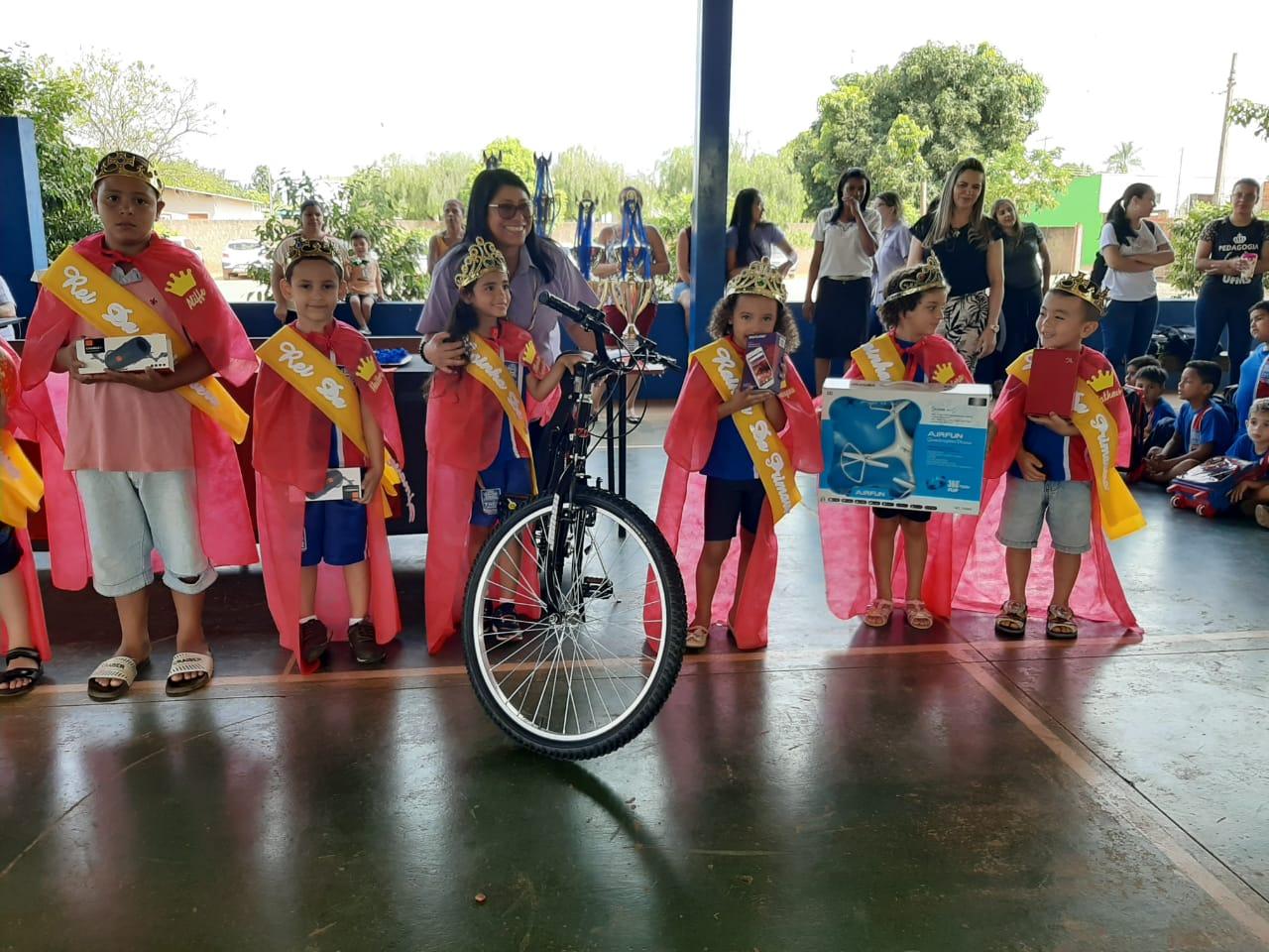 Escola de Três Lagoas arrecada 18 toneladas de materiais recicláveis e mais de R$ 7 mil Escola de Três Lagoas arrecada 18 toneladas de materiais recicláveis e mais de R$ 7 mil
