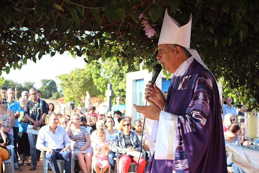 No Dia de Finados, Cemitério Municipal de Três Lagoas terá três Missas