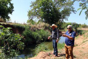 Prefeitura inicia limpeza no Córrego da Onça
