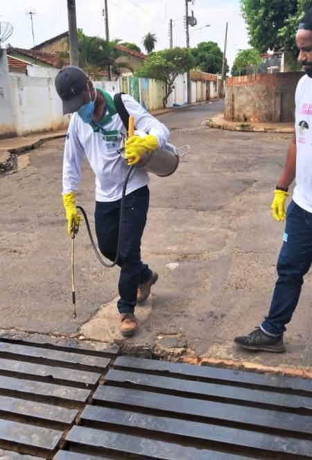Equipes de Endemias intensificam bloqueio ao mosquito da Dengue no Jardim Alvorada