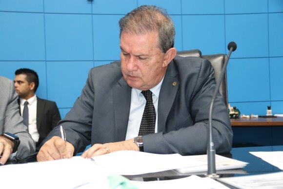 Deputado estadual Eduardo Rocha assina CPI para investigar Energisa Deputado estadual Eduardo Rocha assina CPI para investigar Energisa