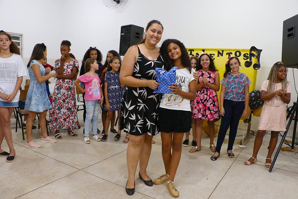 CAÇA TALENTOS - Concurso de canto de Escola Municipal de Três Lagoas reúne mais de 300 pessoas