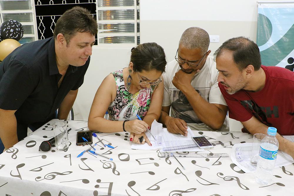 CAÇA TALENTOS - Concurso de canto de Escola Municipal de Três Lagoas reúne mais de 300 pessoas