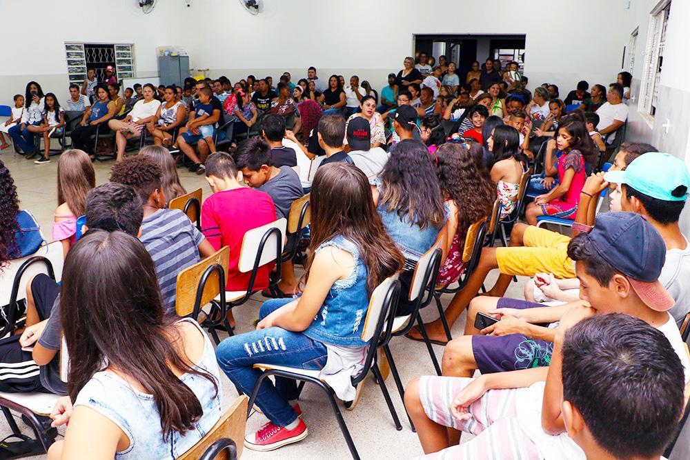 CAÇA TALENTOS - Concurso de canto de Escola Municipal de Três Lagoas reúne mais de 300 pessoas