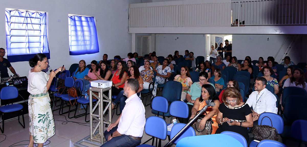 SEMEC realiza Encontro da Associação Integra Costa Leste para apresentação do Plano de Desenvolvimento da Educação