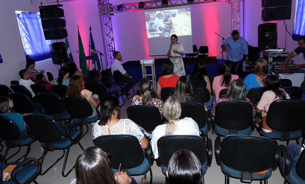 SEMEC realiza Encontro da Associação Integra Costa Leste para apresentação do Plano de Desenvolvimento da Educação