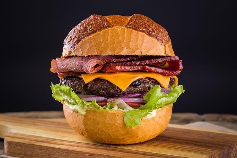 Hamburgueria das Américas inaugura com conceito de alta qualidade e low cost 