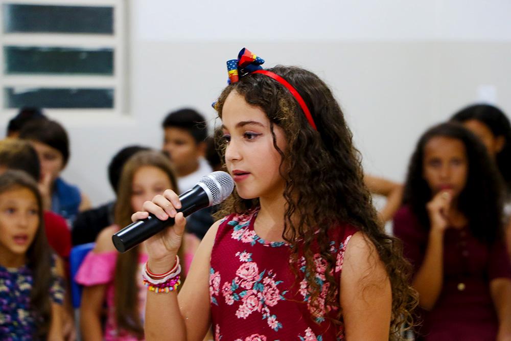 CAÇA TALENTOS - Concurso de canto de Escola Municipal de Três Lagoas reúne mais de 300 pessoas