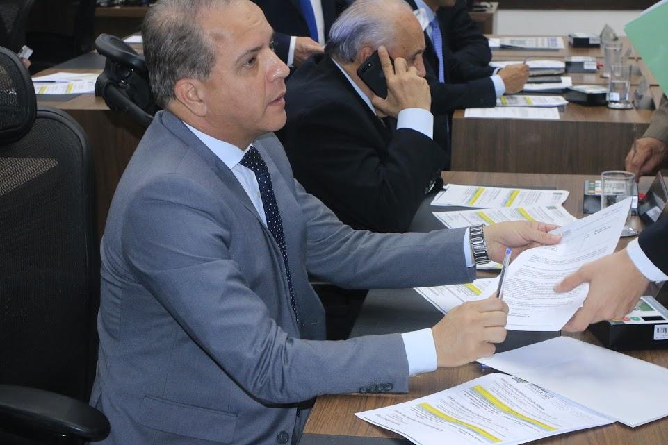 Com votações importantes, Coronel David defende que cidadão não arque com aumento da gasolina