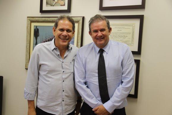 Eduardo Rocha recebe em seu gabinete, Jorge Martinho, coordenador do Governo Estadual da Costa Leste Eduardo Rocha recebe em seu gabinete, Jorge Martinho, coordenador do Governo Estadual da Costa Leste