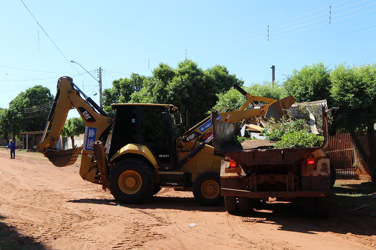 “Meu Bairro Limpo” retira 824 caminhões de lixo em 58 bairros
