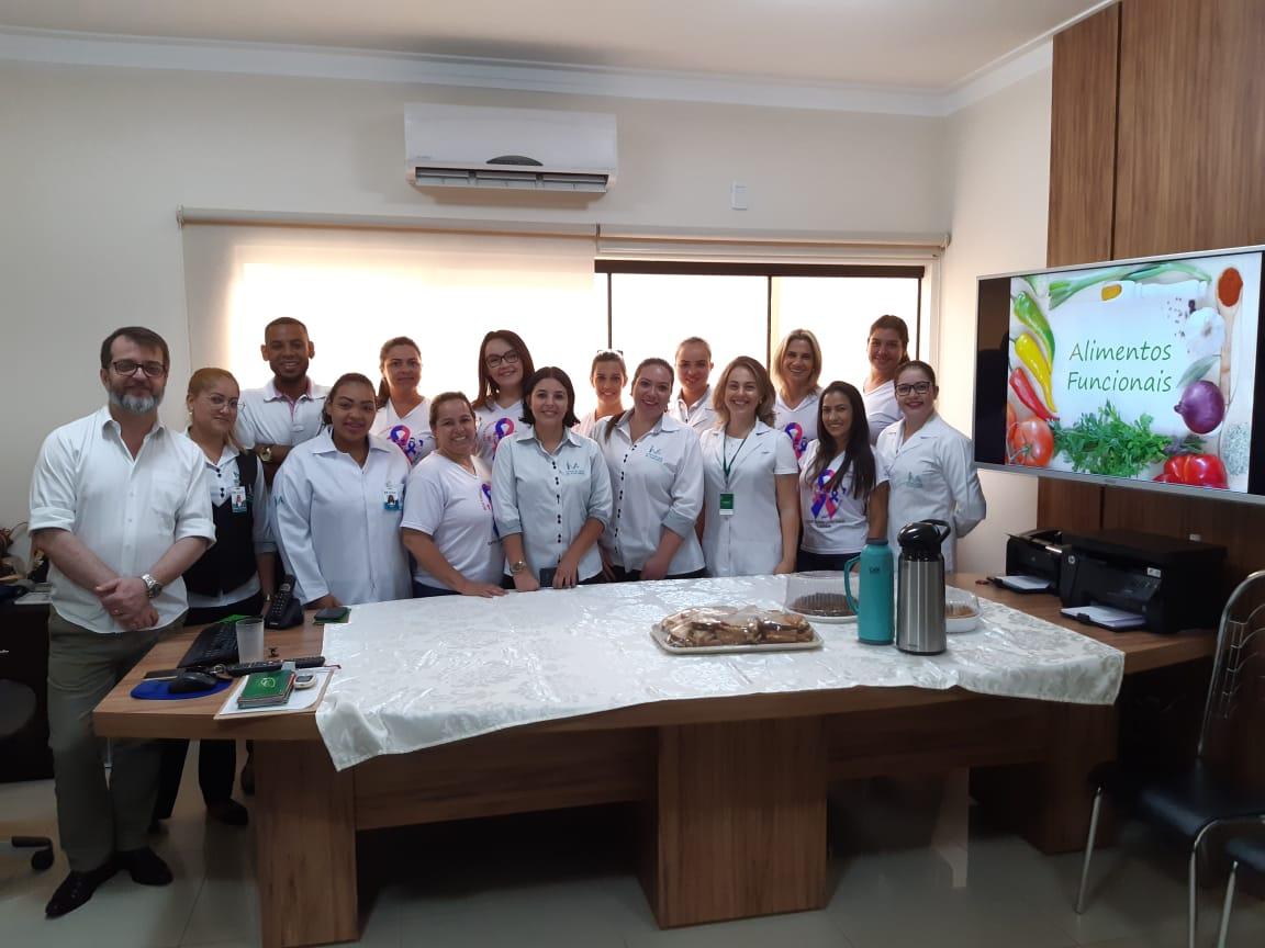 Nutricionista da Unimed realiza palestra no Instituto da Visão de Andradina