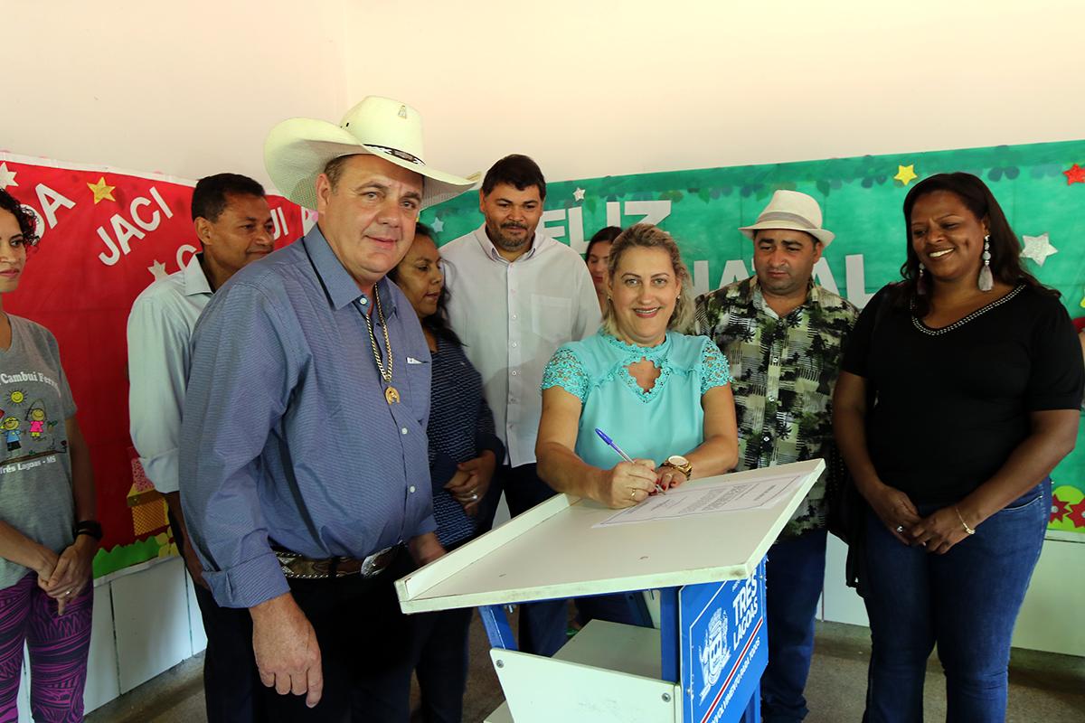 Ordem de serviço para reforma e readequação do CEI Jaci Cambuí é assinada pelo prefeito Ordem de serviço para reforma e readequação do CEI Jaci Cambuí é assinada pelo prefeito