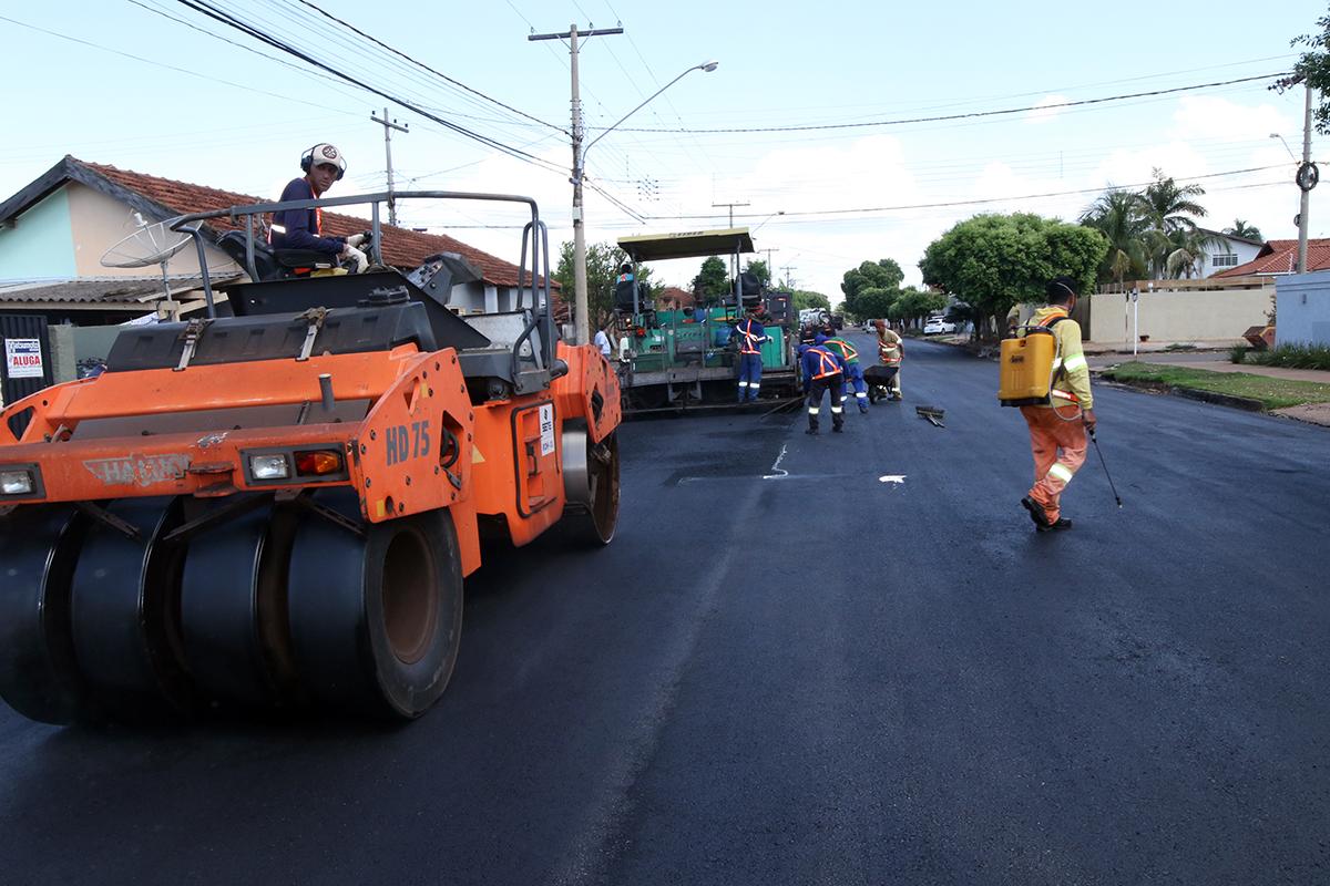 Rua Manoel Pedro de Campos começa a receber recapeamento Rua Manoel Pedro de Campos começa a receber recapeamento