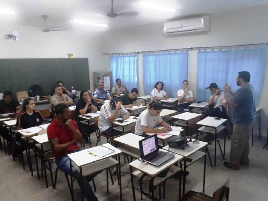 SAMU e Bombeiros participam de capacitação teórica e prática de atendimento de urgências