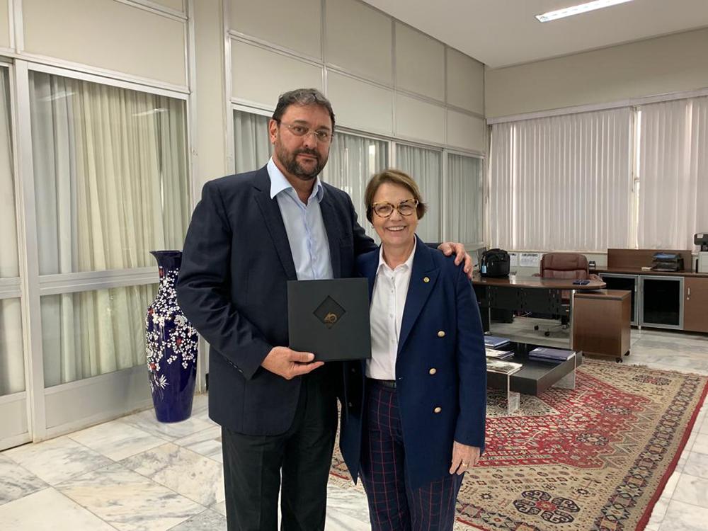 Longen vai entregar honrarias a quem contribuiu com o desenvolvimento industrial de MS