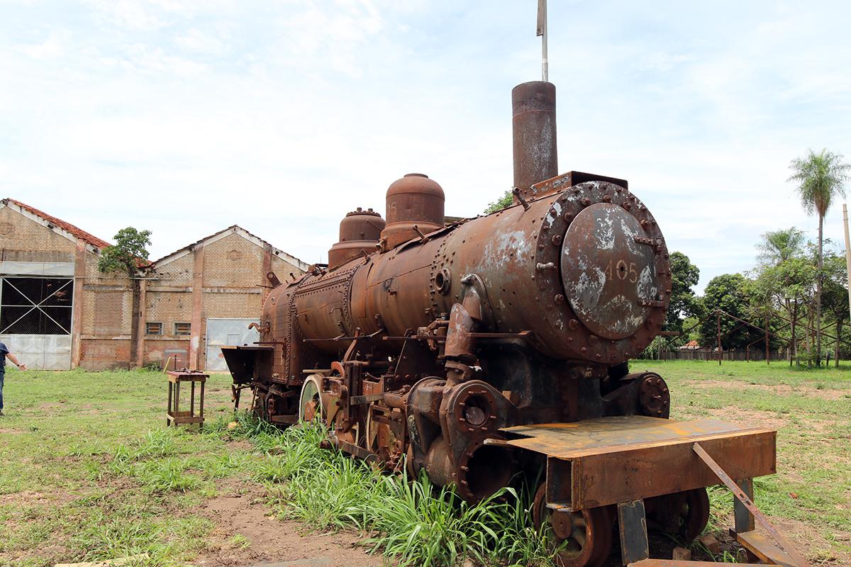 Maria Fumaça será restaurada depois de 40 anos de abandono em pátio da NOB Maria Fumaça será restaurada depois de 40 anos de abandono em pátio da NOB