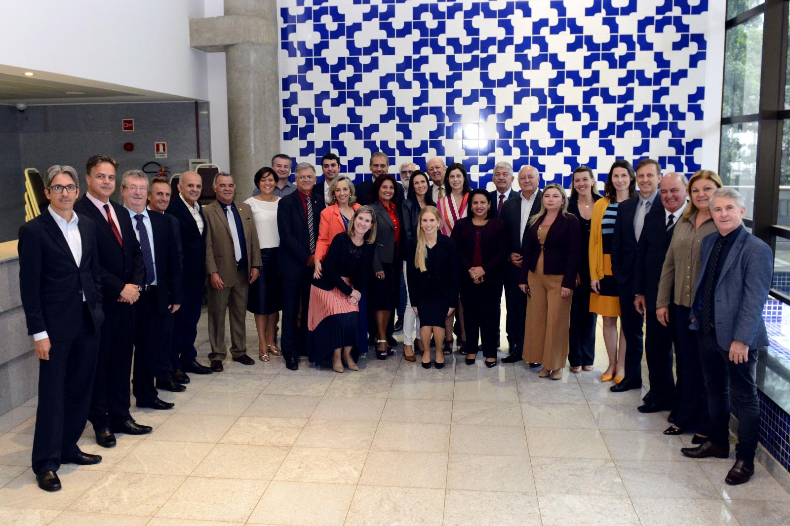 Presidente do Sinvesul participa no DF do Intercâmbio de Lideranças das Indústrias Têxtil e do Vestuário Presidente do Sinvesul participa no DF do Intercâmbio de Lideranças das Indústrias Têxtil e do Vestuário