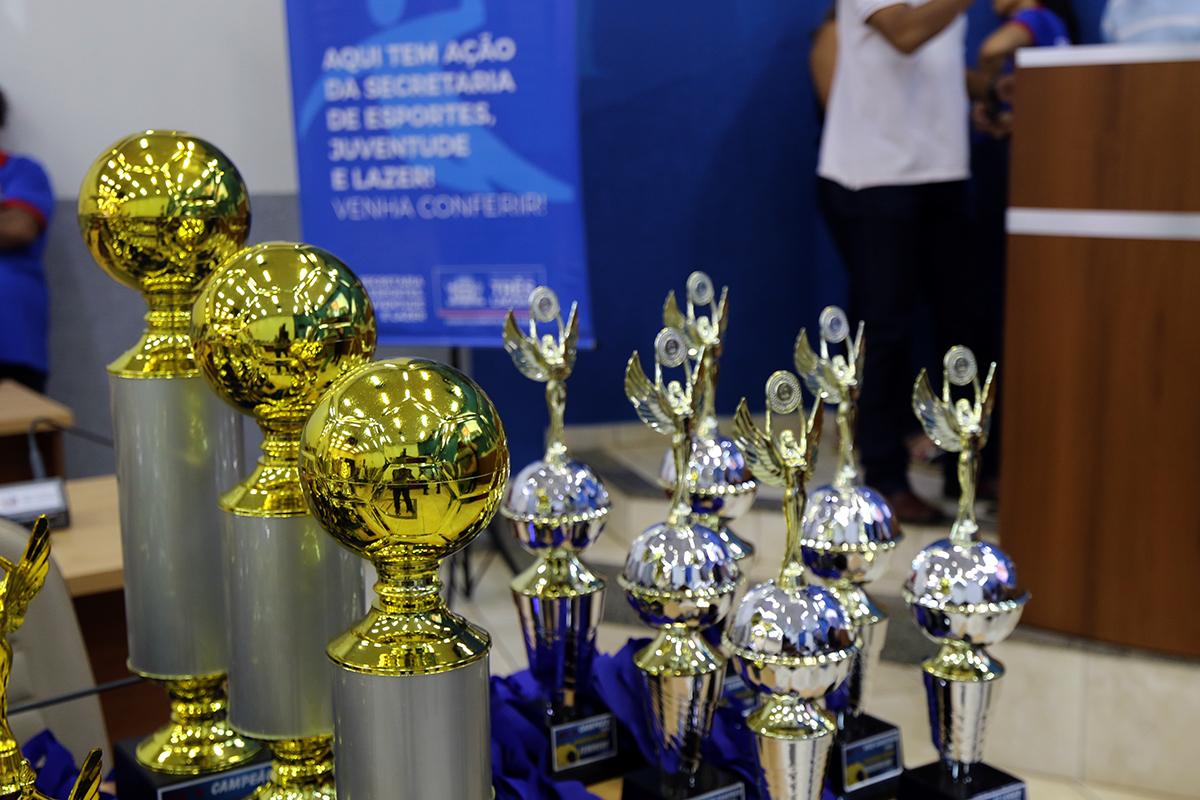 SEJUVEL entrega troféus aos campeões dos Jogos Escolares Três-lagoenses 2019, na terça-feira (10) SEJUVEL entrega troféus aos campeões dos Jogos Escolares Três-lagoenses 2019, na terça-feira (10)
