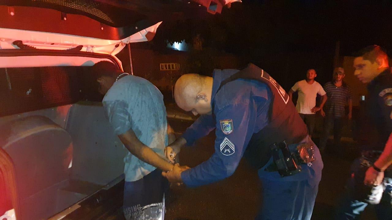 Polícia Militar prende assaltante em flagrante minutos após roubo de celular