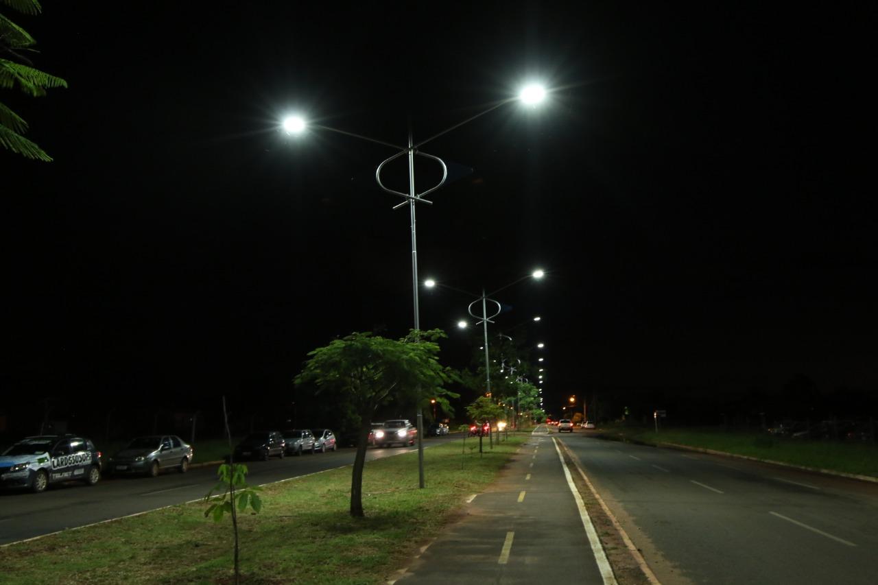 Prefeito Angelo Guerreiro inaugura iluminação de LED na Avenida Antônio Trajano