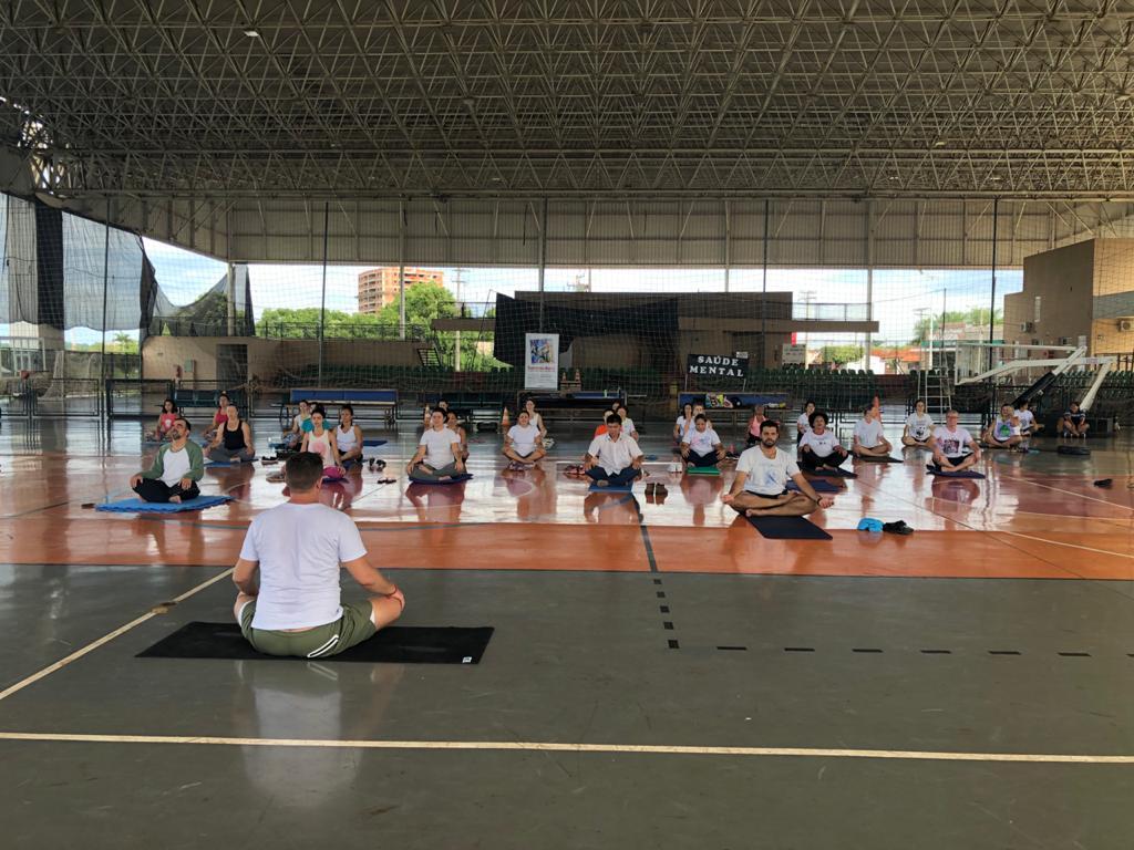 Mais de 50 trabalhadores participam de Aula de Yoga gratuita na Lagoa Maior