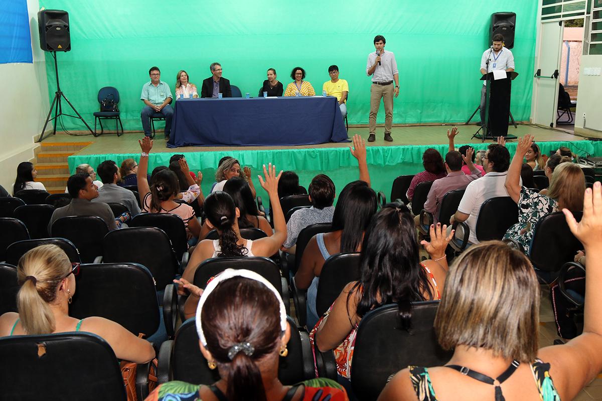CONCURSO PÚBLICO - Servidores tomam posse para trabalhar na Saúde e na Assistência