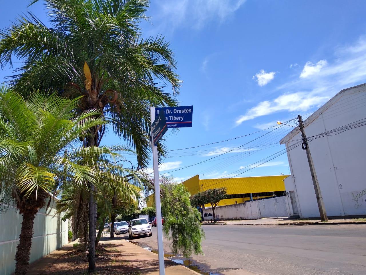 Vândalos depredam placas de identificação de ruas em Três Lagoas