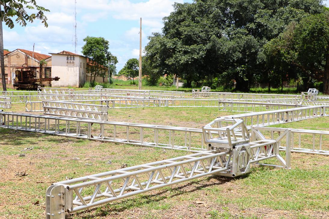 Estrutura do Carnaval começa a ser montada na N.O.B