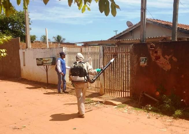 Equipes da Saúde vão aos bairros e alertam moradores quanto aos perigos da Dengue