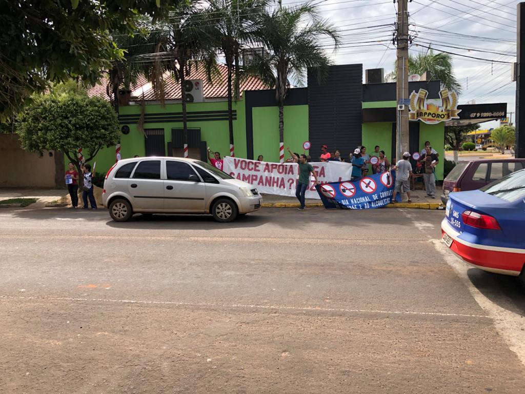DIA NACIONAL DE COMBATE ÀS DROGAS E ÁLCOOL – Pessoas precisam de ajuda e não de exclusão