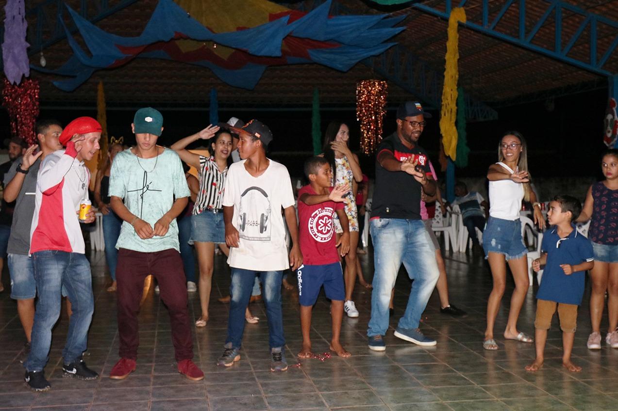 Do tradicional aos hits atuais, Carnaval em Arapuá conquista o público pela mistura de ritmos Do tradicional aos hits atuais, Carnaval em Arapuá conquista o público pela mistura de ritmos