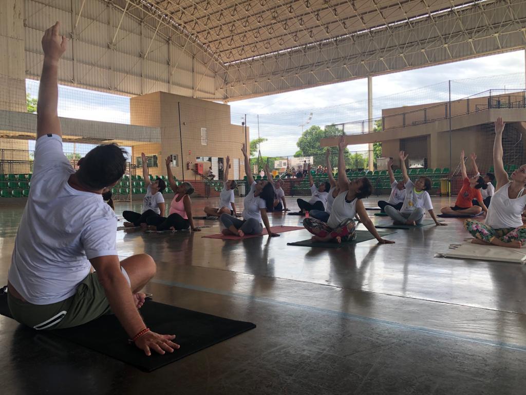 Mais de 50 trabalhadores participam de Aula de Yoga gratuita na Lagoa Maior Mais de 50 trabalhadores participam de Aula de Yoga gratuita na Lagoa Maior