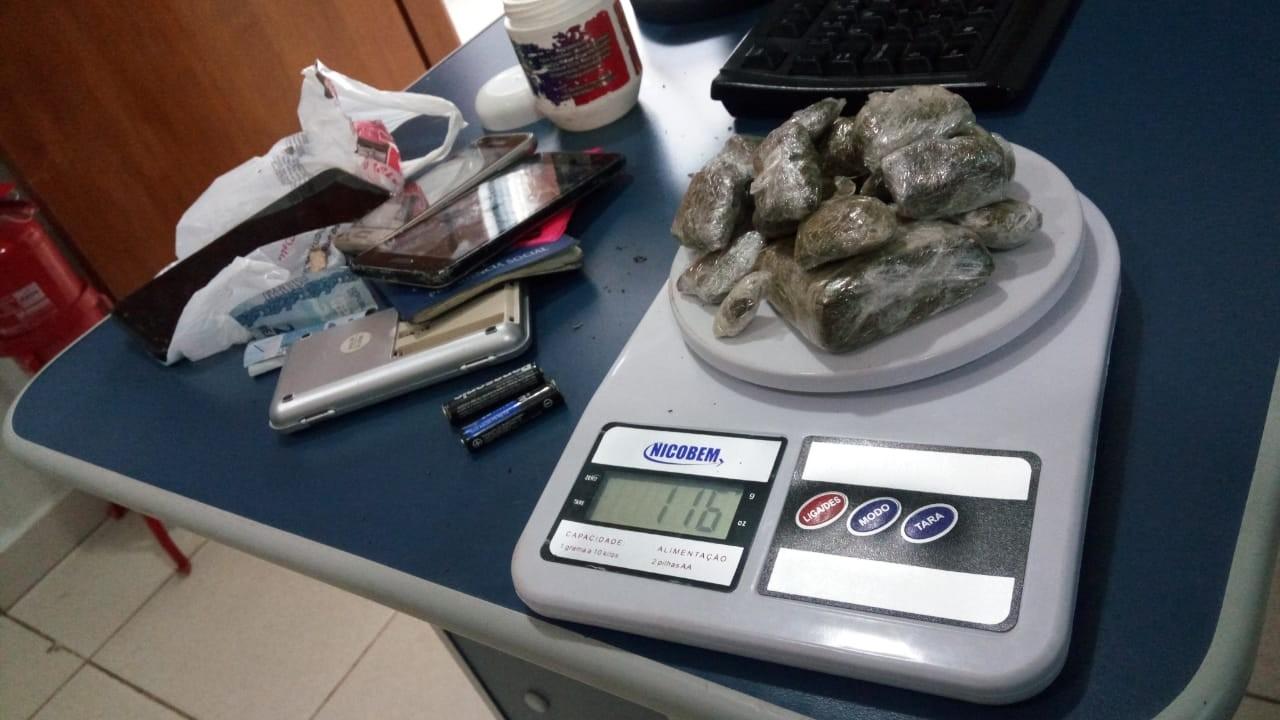 Polícia Militar efetua prisão de autores e apreensão de menor por Tráfico de Drogas e Portar Drogas em Três Lagoas