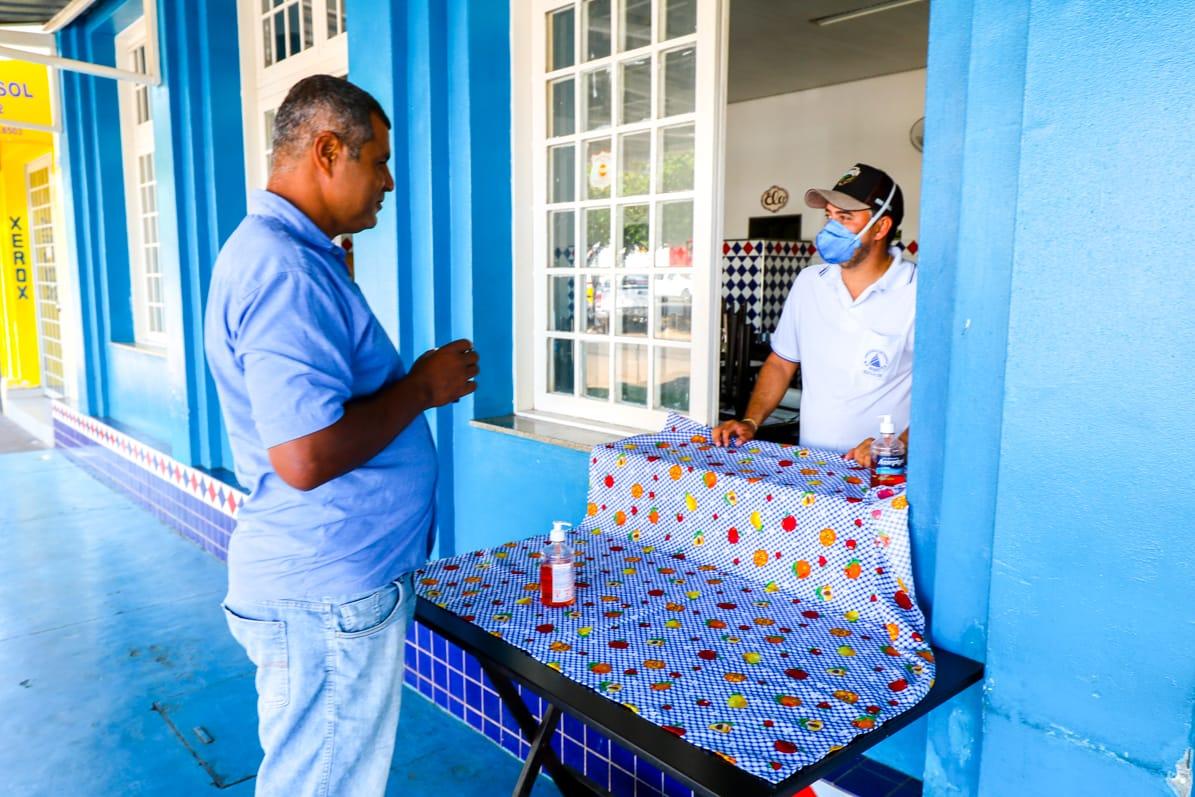 Comerciantes de Três Lagoas aderem às medidas de prevenção contra o COVID-19 Comerciantes de Três Lagoas aderem às medidas de prevenção contra o COVID-19