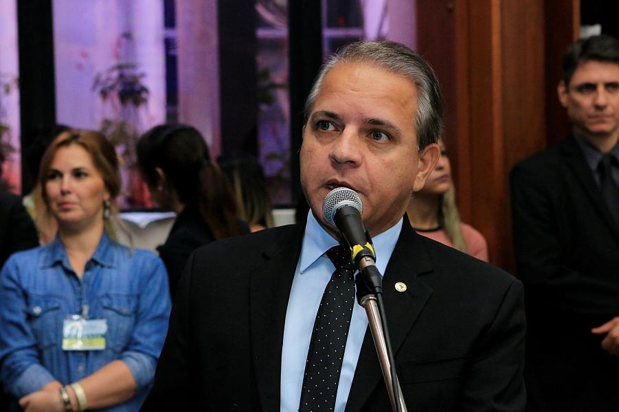 David solicita implantação de redutor de velocidade em frente à Hospital da Capital David solicita implantação de redutor de velocidade em frente à Hospital da Capital