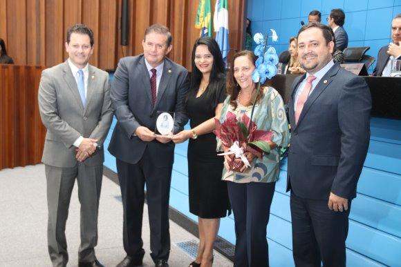 Deputado Eduardo Rocha homenageia vereadora Dharleng Campos, pelo dia Internacional da Mulher