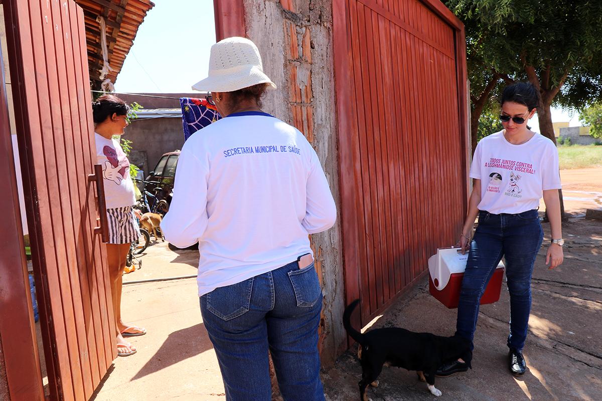 Equipes do CCZ realizam busca ativa e bloqueio da Leishmaniose no Jardim Oiti e adjacências Equipes do CCZ realizam busca ativa e bloqueio da Leishmaniose no Jardim Oiti e adjacências