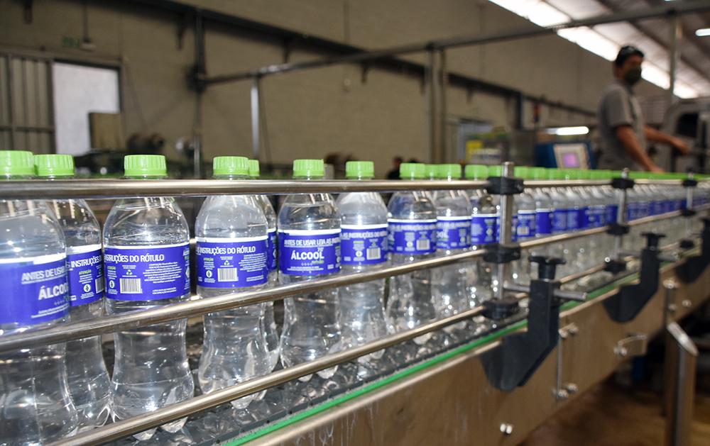 Justiça autoriza cervejaria Bamboa a produzir álcool 70°GL para ser comercializado Justiça autoriza cervejaria Bamboa a produzir álcool 70°GL para ser comercializado