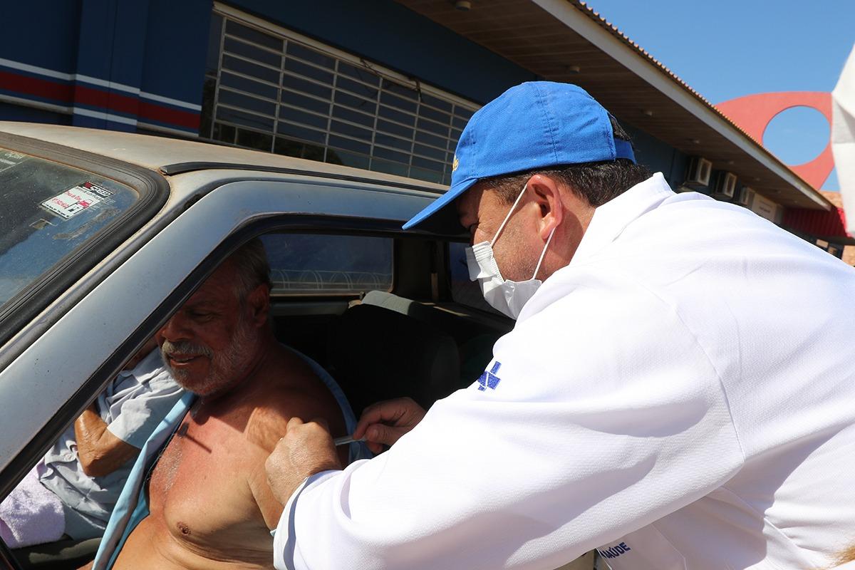 Secretaria de Saúde realiza vacinação em formato “Drive Thru” em três pontos de Três Lagoas 
