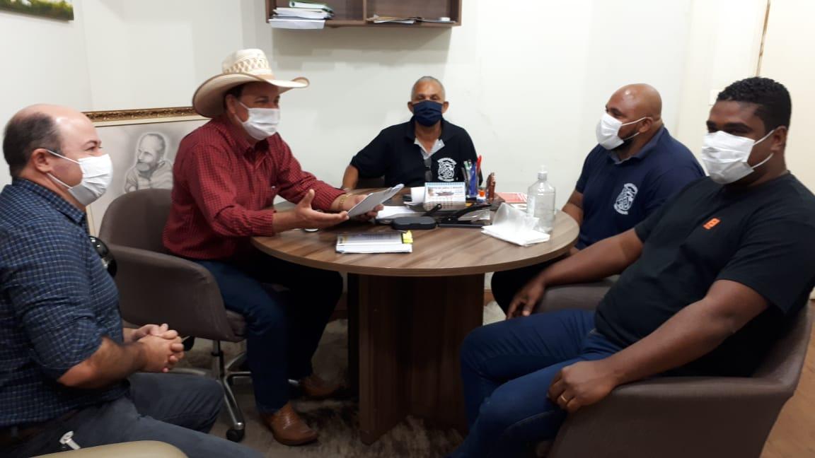 Prefeito de Três Lagoas recebe Sindicato dos Trabalhadores no Transporte Rodoviário da Região em seu gabinete Prefeito de Três Lagoas recebe Sindicato dos Trabalhadores no Transporte Rodoviário da Região em seu gabinete