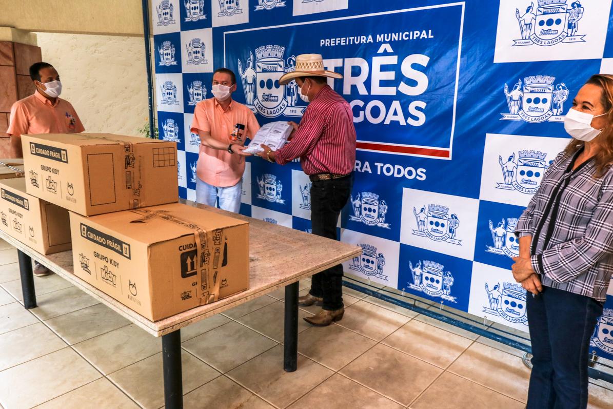 Saúde de Três Lagoas recebe doação de 5 mil máscaras pela Empresa Kidy Calçados Saúde de Três Lagoas recebe doação de 5 mil máscaras pela Empresa Kidy Calçados