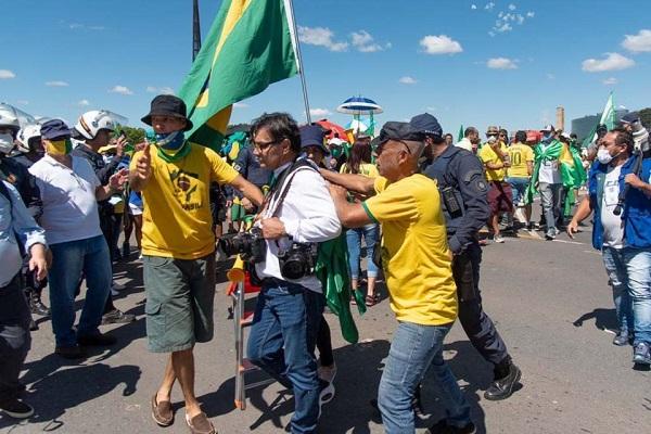 Estado democrático de direito é ameaçado em plena pandemia