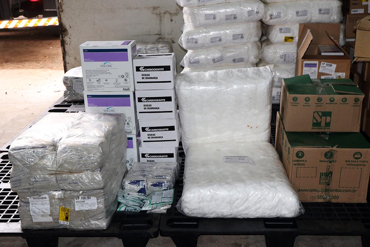 Prefeitura recebe doação de mais de 11 mil itens de proteção individual da Júlio Simões Logística